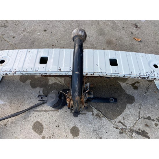 Carlig fix complet Volvo V50 2011 31265673 31265541 31350480 31346059 Carlig fix complet Volvo V50 2011 31265673 31265541 31350480 31346059