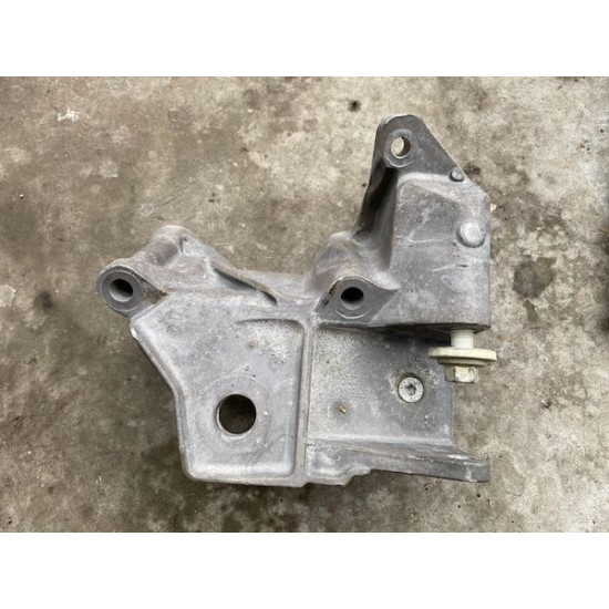 Engine mounting bracket Volvo S60 V60 V70 XC60 XC70 30681951 