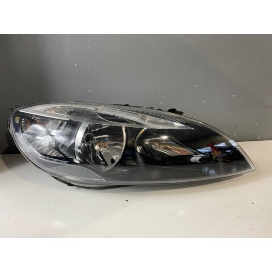 Far dreapta fata halogen Volvo V40 2012-2019 31283327