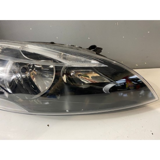 Far dreapta fata halogen Volvo V40 2012-2019 31283327