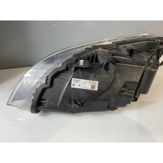 Far dreapta fata halogen Volvo V40 2012-2019 31283327