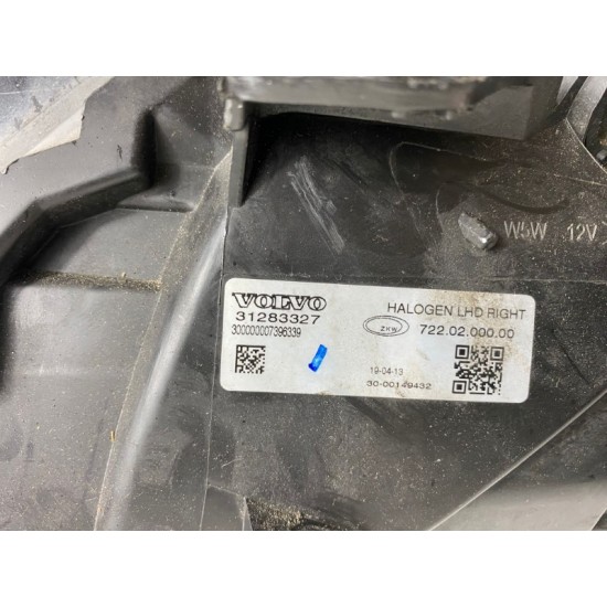 Far dreapta fata halogen Volvo V40 2012-2019 31283327 Far dreapta fata halogen Volvo V40 2012-2019 31283327