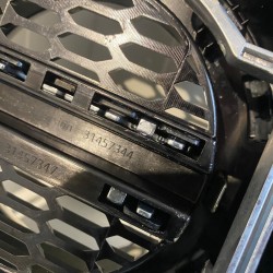 Grila bara fata VOLVO XC40 INSCRIPTION 2018-2022 31457347 31457344