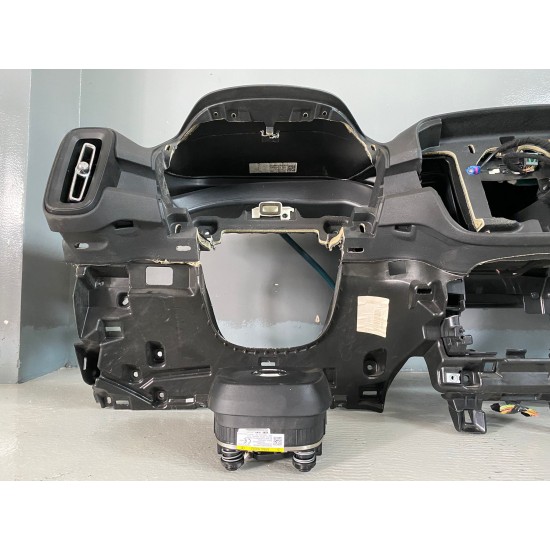Dashboard panel with 2 airbags VOLV0 XC40 2019 31442600