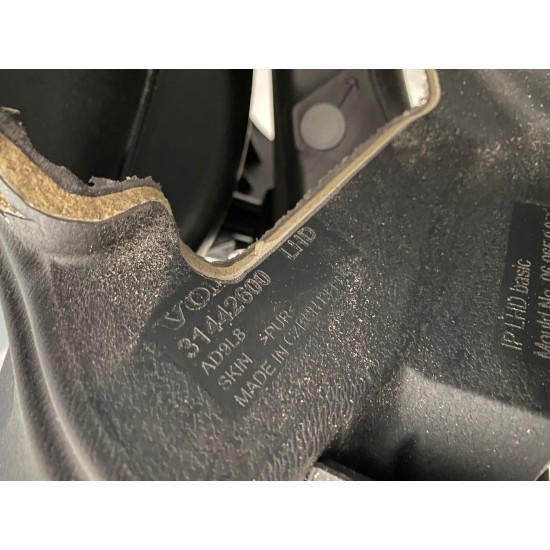 Dashboard panel with 2 airbags VOLV0 XC40 2019 31442600