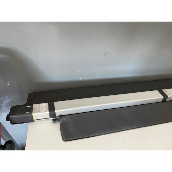 Rulou portbagaj VOLVO XC90 2003-2014 39815816 Rulou portbagaj VOLVO XC90 2003-2014 39815816