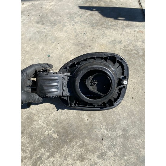 Capac usita rezervor VOLVO V60 D6 HYBRID 2014-2018 31299106 30659859 31416644 31440252 Capac usita rezervor VOLVO V60 D6 HYBRID 2014-2018 31299106 30659859 31416644 31440252