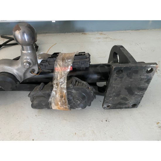 Carlig rabatabil electric VOLVO S90 V90 2017-2023 32296474 Carlig rabatabil electric VOLVO S90 V90 2017-2023 32296474