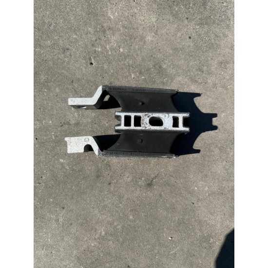 Suport tampon motor Volvo XC60 XC90 V90 2018+ 31359890/31330594/31339956 Suport tampon motor Volvo XC60 XC90 V90 2018+ 31359890/31330594/31339956