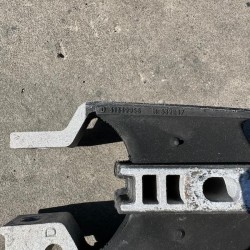 Suport tampon motor Volvo XC60 XC90 V90 2018+ 31359890/31330594/31339956