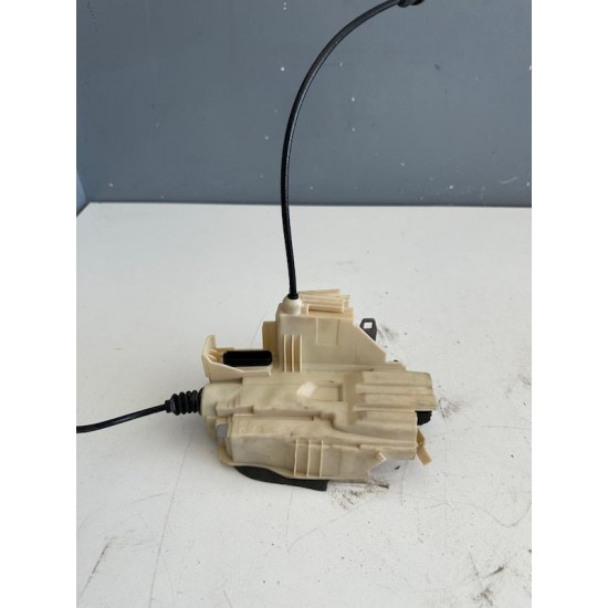 Broasca dreapta spate VOLVO XC90 32131413 32310950 Broasca dreapta spate VOLVO XC90 32131413 32310950
