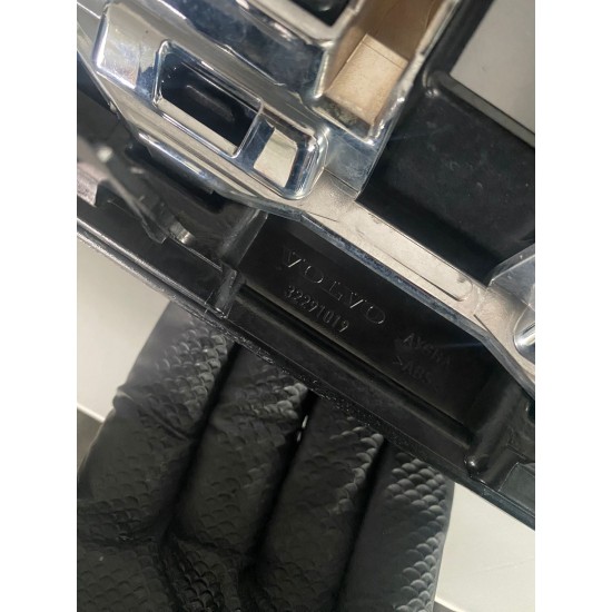 Grila bara fata VOLVO XC60 2021+ Facelift 32291019 32386077