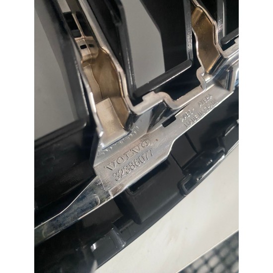 Grila bara fata VOLVO XC60 2021+ Facelift 32291019 32386077 Grila bara fata VOLVO XC60 2021+ Facelift 32291019 32386077