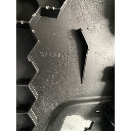 Ornament consola centrala partea dreapta VOLVO XC40 2018+ 31469004