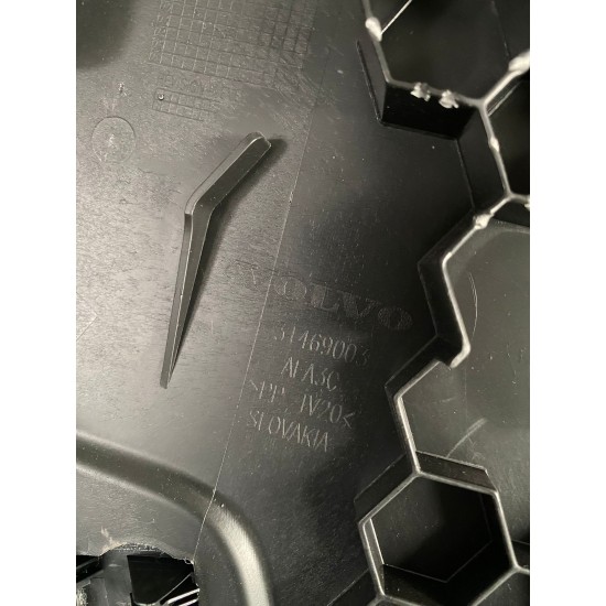 Ornament consola centrala partea stanga VOLVO XC40 2018+ 31469003 Ornament consola centrala partea stanga VOLVO XC40 2018+ 31469003