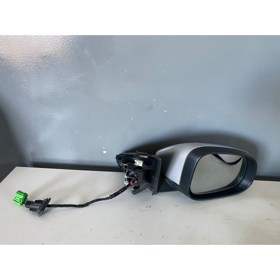 Oglinda dreapta 6 fire Volvo S60 V60 R-DESIGN 2011-2018 31402573 Oglinda dreapta 6 fire Volvo S60 V60 R-DESIGN 2011-2018 31402573