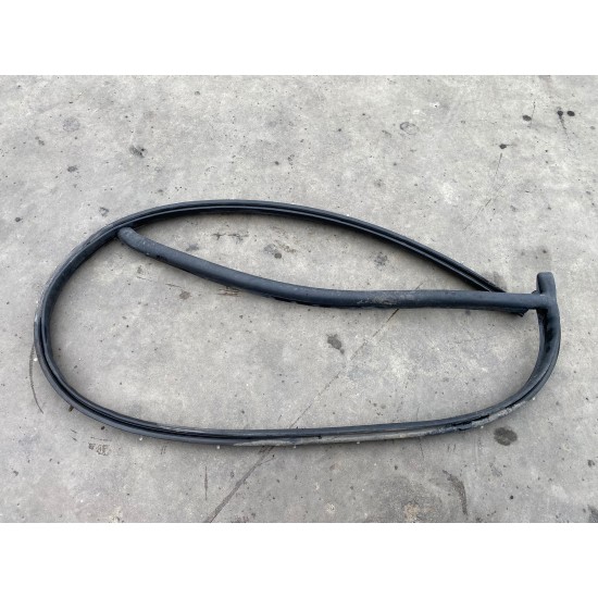 Left strip moulding door VOLVO XC60 2018+ 32378543