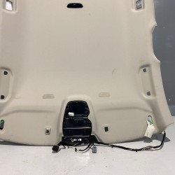 Headlining VOLVO V60 2019 32260779 31672410