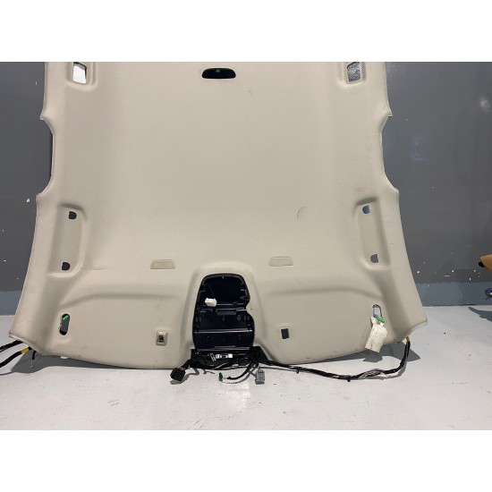 Headlining VOLVO V60 2019 32260779 31672410
