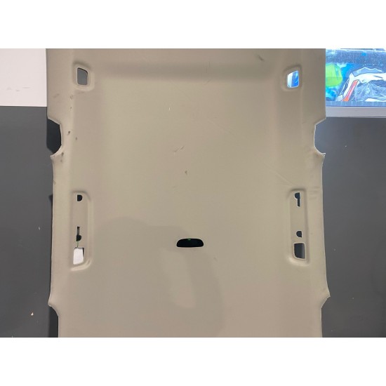 Headlining VOLVO V60 2019 32260779 31672410