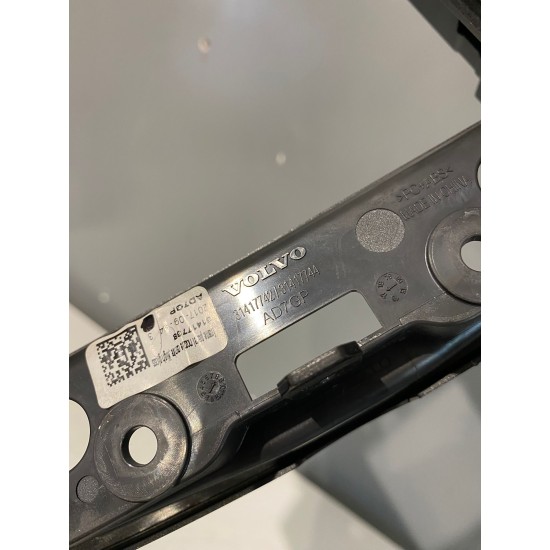 Grila centrala bord VOLVO XC60 2018+ 31417738 31477274 31477275 31417742 31417744