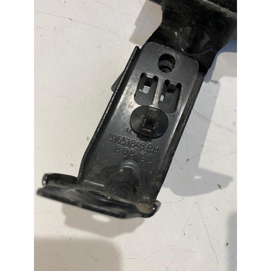 Upper bracket right hood lock VOLVO XC40 V60 S60 31468230