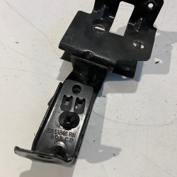 Upper bracket right hood lock VOLVO XC40 V60 S60 31468230 Upper bracket right hood lock VOLVO XC40 V60 S60 31468230