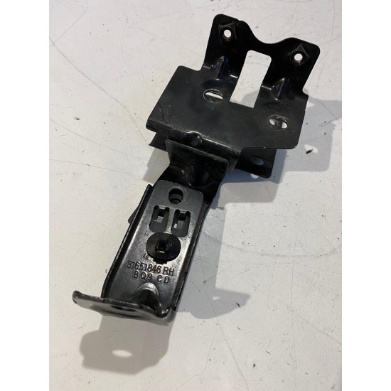 Upper bracket right hood lock VOLVO XC40 V60 S60 31468230