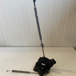 Broasca incuietoare usa spate dreapta Volvo XC60 30799316 31253917 Broasca incuietoare usa spate dreapta Volvo XC60 30799316 31253917