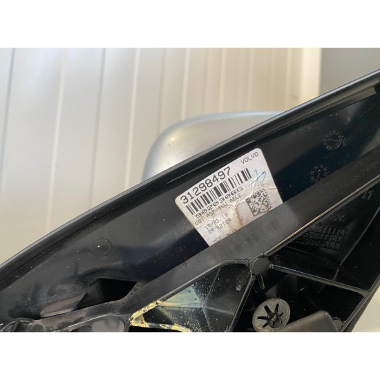 Oglinda dreapta electrica cu rabatare si bec 8 FIRE LHD VOLVO XC60 2009-2013 31298497 31371138 Oglinda dreapta electrica cu rabatare si bec 8 FIRE LHD VOLVO XC60 2009-2013 31298497 31371138