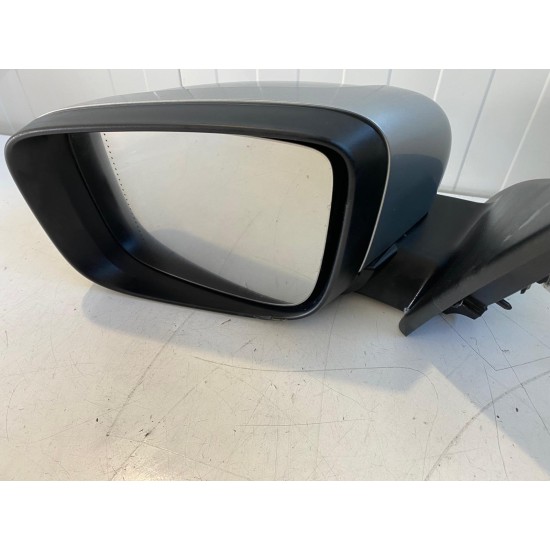 Oglinda stanga electrica cu rabatare si bec 14 fire VOLVO XC60 31298490 31371120 Oglinda stanga electrica cu rabatare si bec 14 fire VOLVO XC60 31298490 31371120