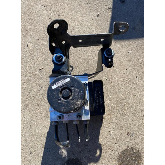 Pompa ABS VOLVO S60 V60 XC60 31329137 31329138 Pompa ABS VOLVO S60 V60 XC60 31329137 31329138