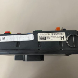 Fuse box Volvo XC90 S60 S80 V70 30786646 