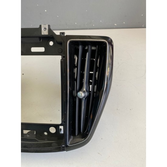 Grila centrala bord VOLVO XC60 2018+ 31417738 31477274 31477275 31417742 31417744 Grila centrala bord VOLVO XC60 2018+ 31417738 31477274 31477275 31417742 31417744
