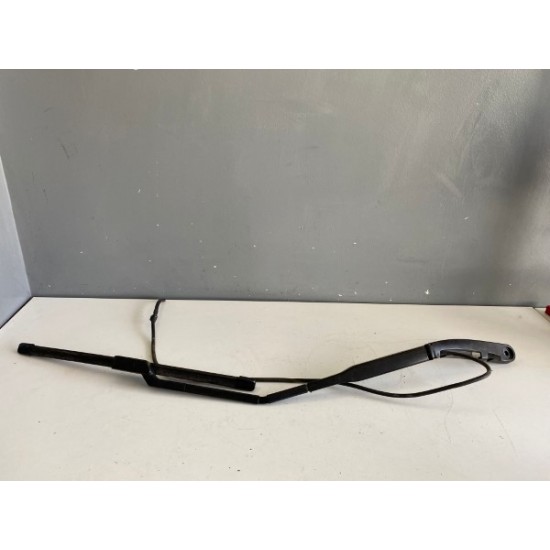 Brat stergator dreapta Volvo XC60 2018+ W000082546 31416840