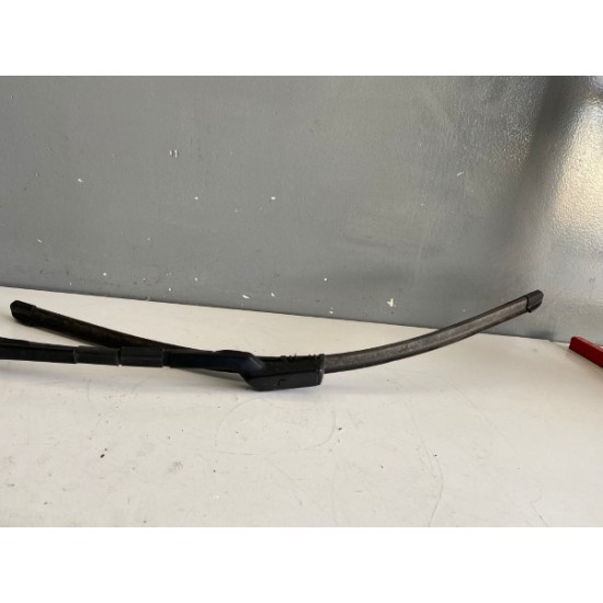 Brat stergator stanga Volvo XC60 2018+ W000071208 31416839 Brat stergator stanga Volvo XC60 2018+ W000071208 31416839