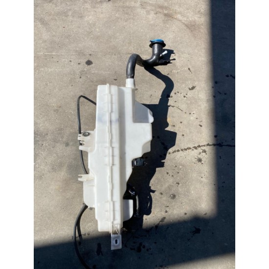 Windshield washer fluid reservoir Volvo XC60 2018+ 31699968 31416914 31416916