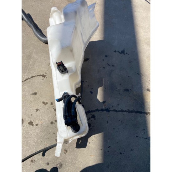 Windshield washer fluid reservoir Volvo XC60 2018+ 31699968 31416914 31416916