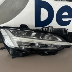 Far dreapta MID LED Volvo S60 V60 2018+ 31656894