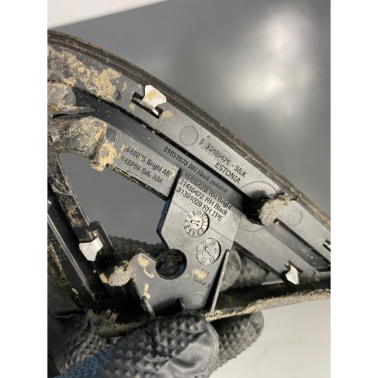 Ornament aripa dreapta crom VOLVO V90 31416474 