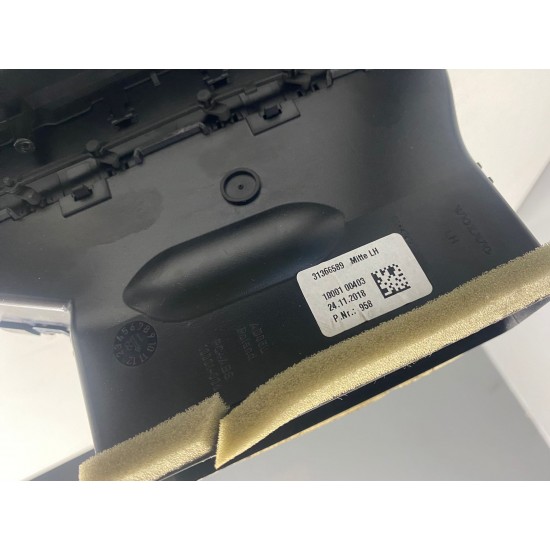 Chrome trim air vent with ilumination S90 V90 31403974 31417211 31389468 31417207 31389466 31366589