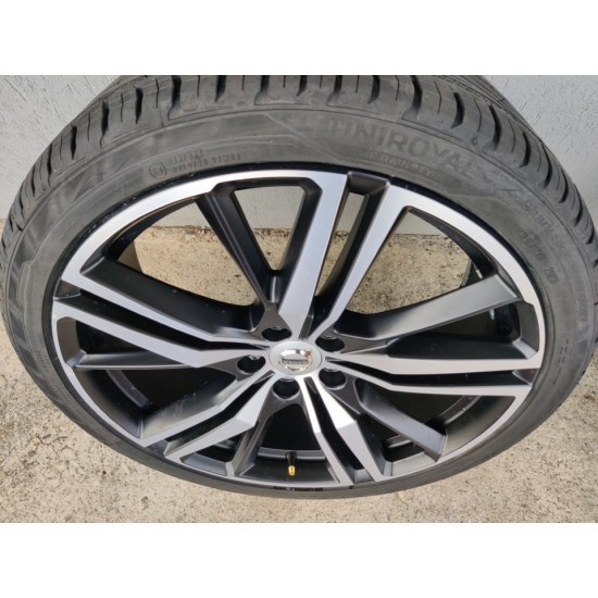 Janta 5 spite triple 20" Volvo S60 V60 S90 V90 XC40 XC60 XC90 anvelopa 245/35R20 UNIROYAL 32143051