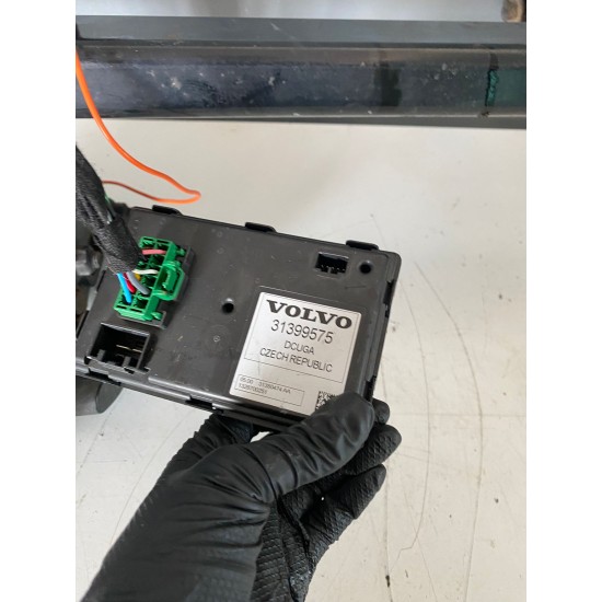 Carlig demontabil cu instalatie si modul VOLVO S60 V60 31359557 31218693 31373185 31399575 Carlig demontabil cu instalatie si modul VOLVO S60 V60 31359557 31218693 31373185 31399575