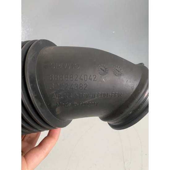 Furtun admisie Volvo XC40 2019 32224382