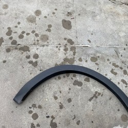 Bandou overfender aripa stanga spate Volvo XC40 2019 31448328