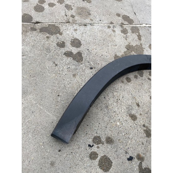 Bandou overfender aripa stanga spate Volvo XC40 2019 31448328