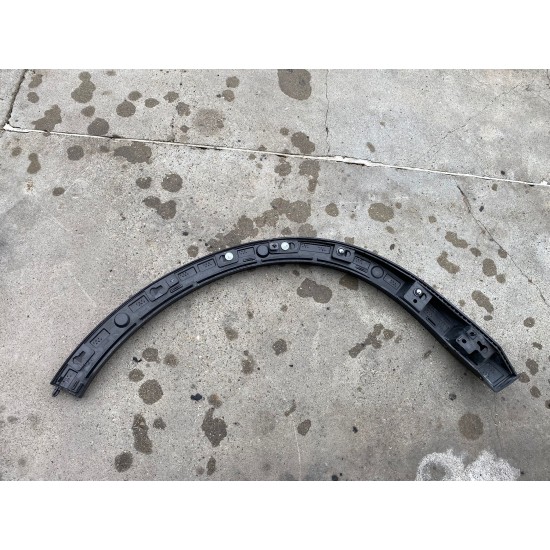 Bandou overfender aripa stanga spate Volvo XC40 2019 31448328