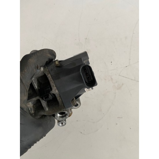 Pompa ulei VOLVO V60 V70 2014-2018 31325625
