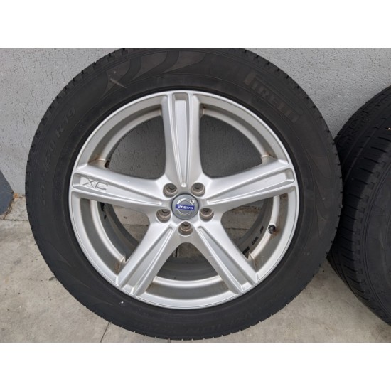 Jante VULCANIS 19" Volvo XC90 XC70 anvelope 255/50 R19 Pirelli 30635721 / 30635722 Jante VULCANIS 19" Volvo XC90 XC70 anvelope 255/50 R19 Pirelli 30635721 / 30635722
