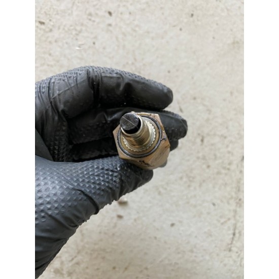 Senzor presiune ulei 2.0 4 cilindri VEA VOLVO V40 S60 V60 XC70 XC60 S80 V70 S90 V90 XC90 XC40